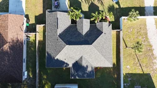 𝐁𝐥𝐚𝐧𝐜𝐨 𝐒𝐨𝐥𝐮𝐭𝐢𝐨𝐧𝐬 & 𝐑𝐞𝐩𝐚𝐢𝐫𝐬 𝐑𝐨𝐨𝐟𝐢𝐧𝐠 - Photo 2