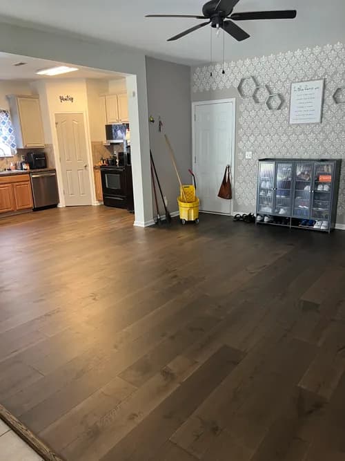 704 Restore - Photo 2