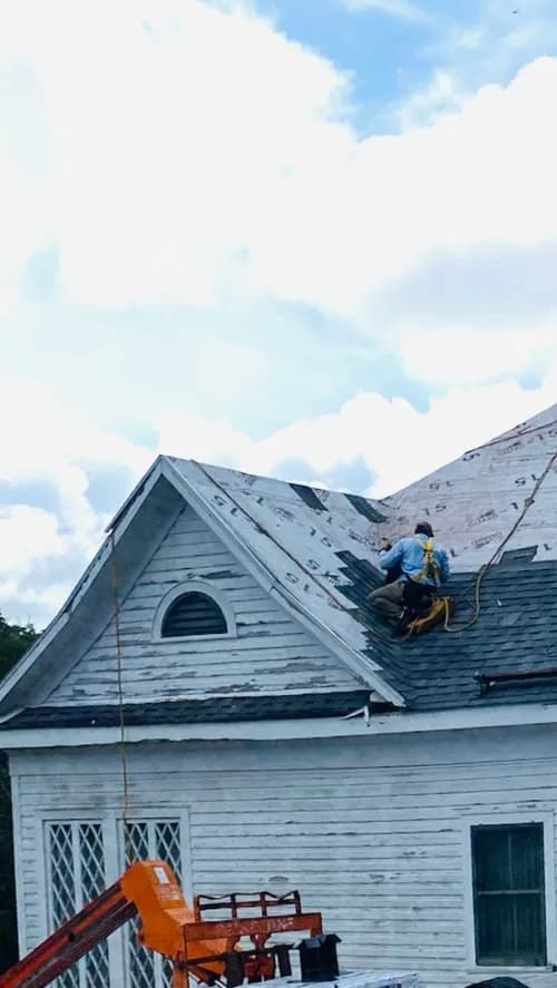 Abshire Roofing Inc. - Photo 1