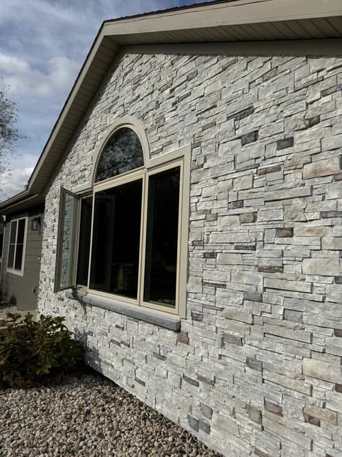 Advanced Home Exterior - Photo 4