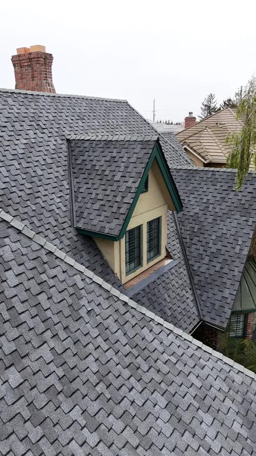 Alba's Roofing - Photo 1