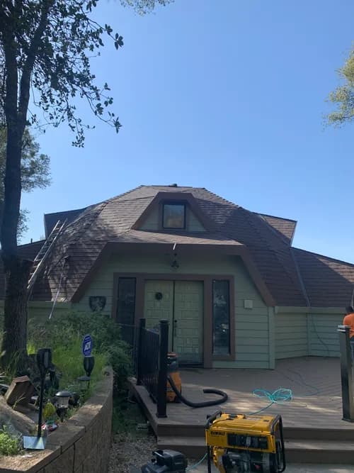 Artistic Roofing - Photo 1