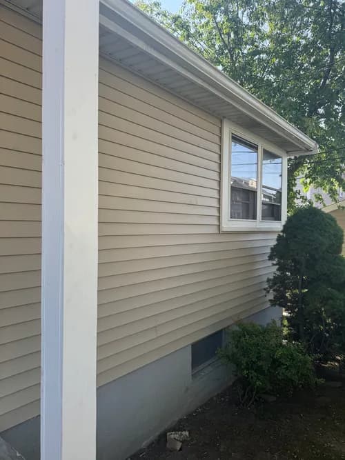 Boston Roofing And Gutters - Photo 3