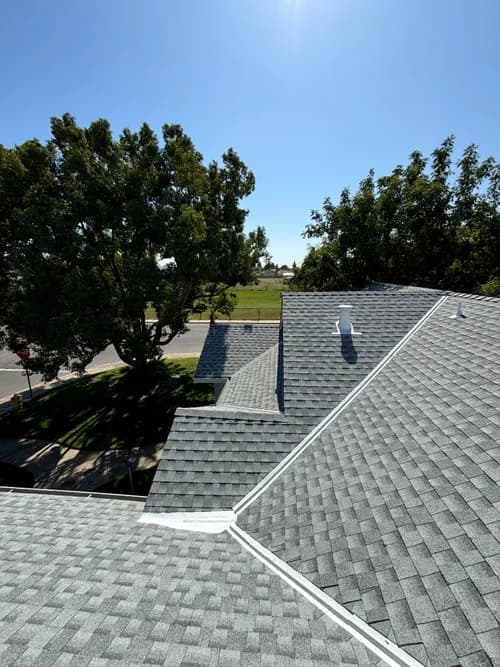 Castro’s Roofing - Photo 2
