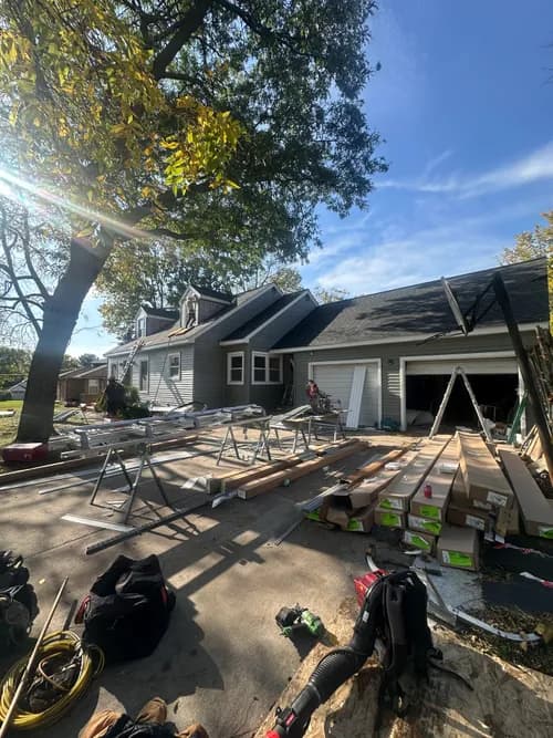 CM ROOFING LLC - Photo 2