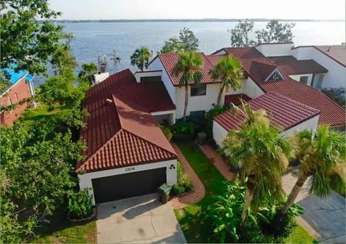 Colin's Emergency Roofers - Photo 1