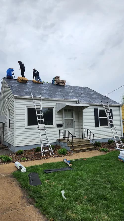 Deever Roofing Inc - Photo 1