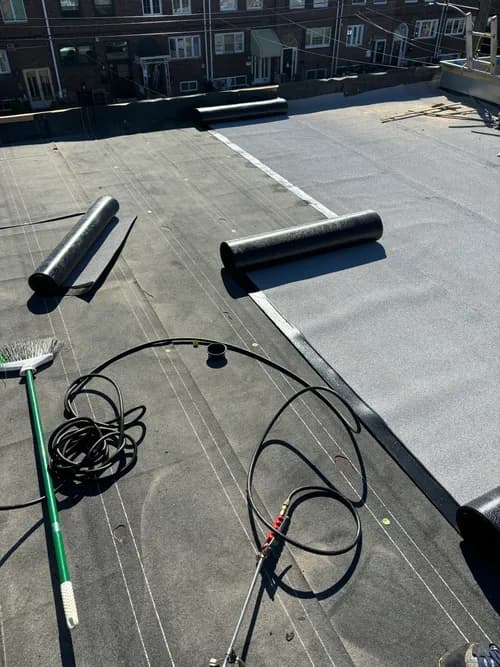 DISCOUNT ROOFING - Photo 1