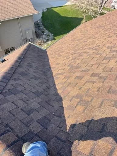 E & B Roofing - Photo 2
