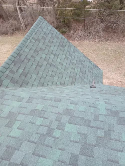 Ed's Roofing - Photo 3