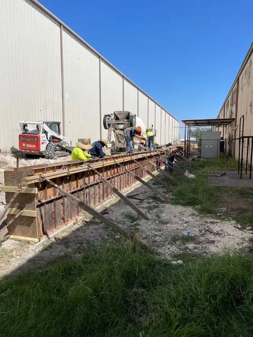 Flores Roofing & Construction - Photo 3