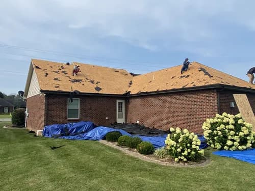 H & T Roofing - Photo 1