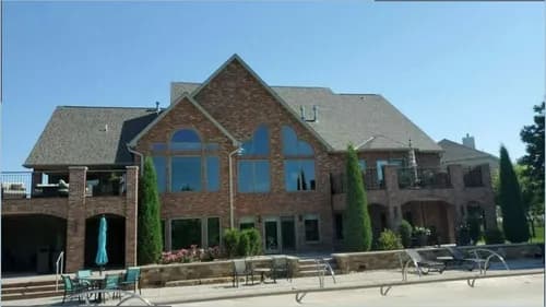 Hernandez & Sons Roofing - Photo 1