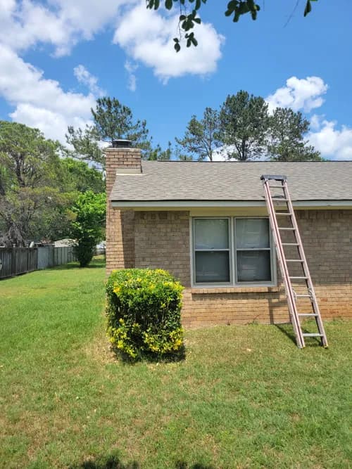 Hill's Roofing - Photo 2