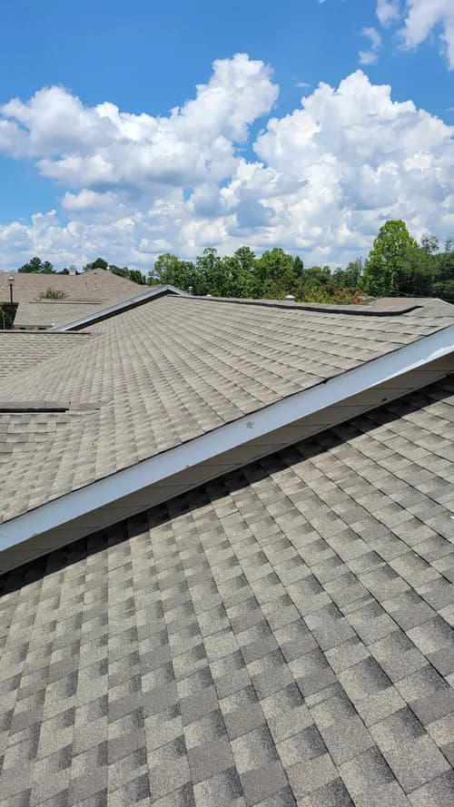 Hill's Roofing - Photo 3