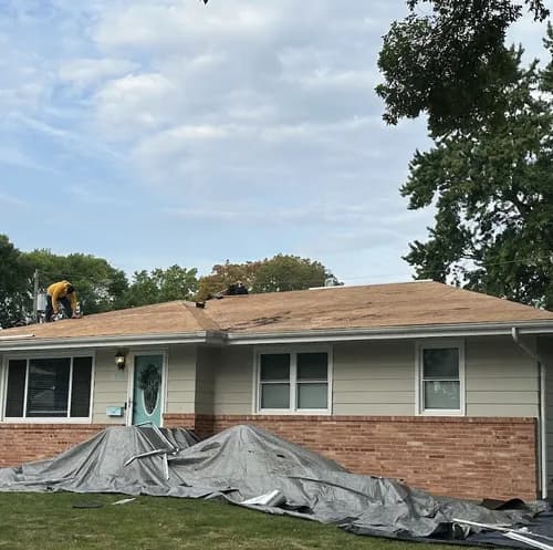 Hutch Unlimited Roofing - Photo 4