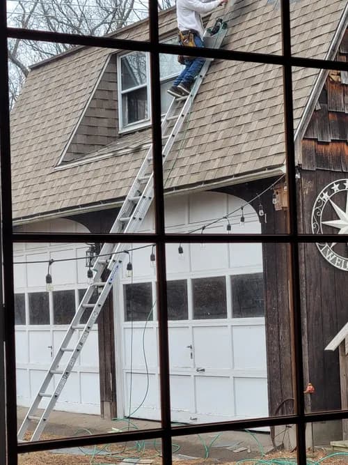 Julien's Roofing - Photo 3