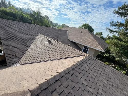LA Roofing SVC - Photo 1