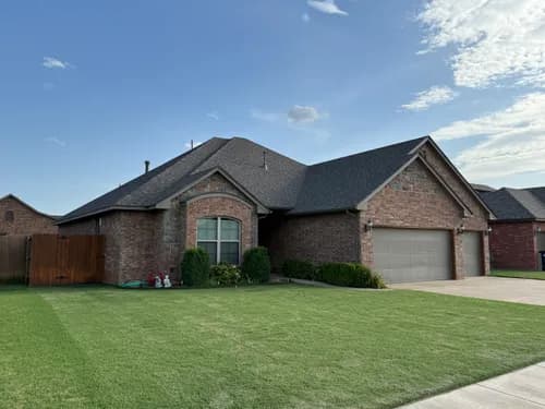 Level Up Roofs - Photo 3