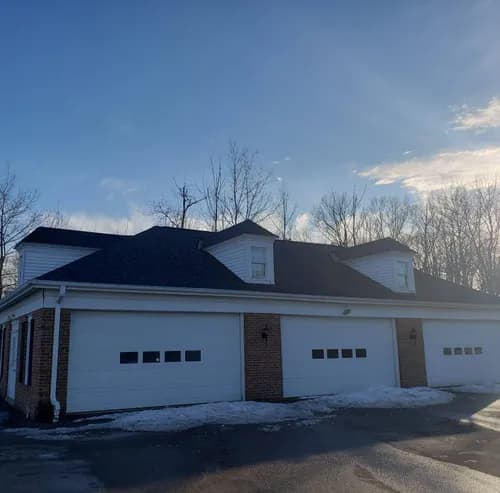 Lincolns Roofing - Photo 1