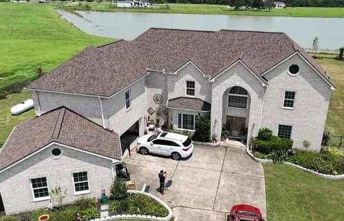 Lions Crown Roofing - Photo 2