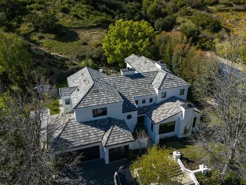 LocalRoofs - Photo 1