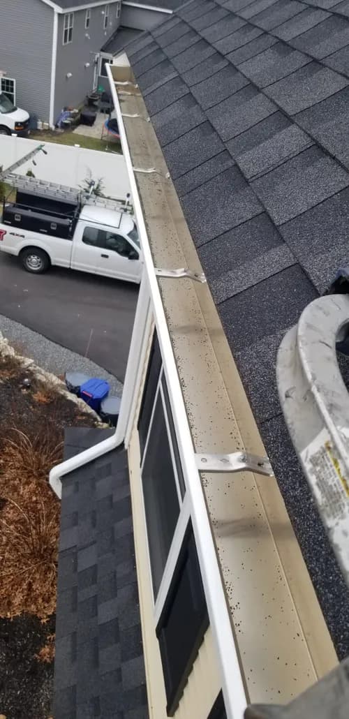 Manny Gutter Services Inc. - Photo 1