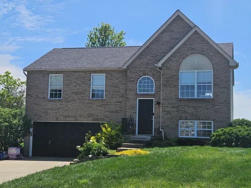 Midwest Roofing Technicians