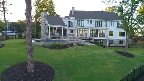 Neon Roofing - Photo 2