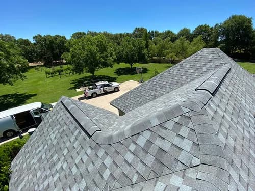 Pelican Roofing Company - Photo 4