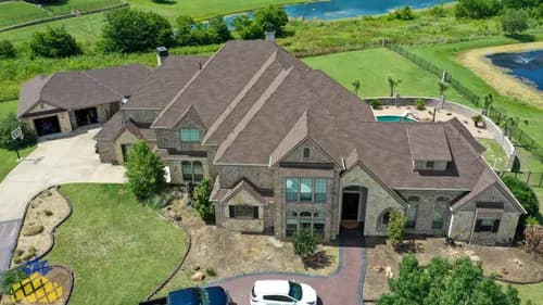 Pineapple Roofing - Photo 1