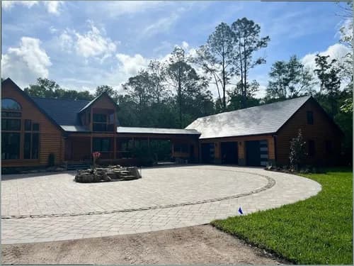 Quality Roofing Services - Photo 1