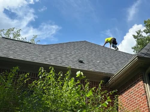 Reyes Building & Exteriors - Photo 4