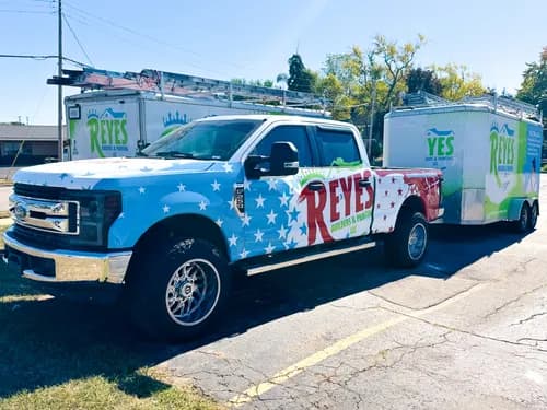 Reyes Building & Exteriors - Photo 2