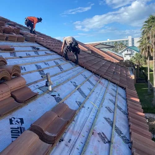 Reyes Roofing - Photo 3