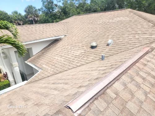 Ribbon Roofing - Photo 4