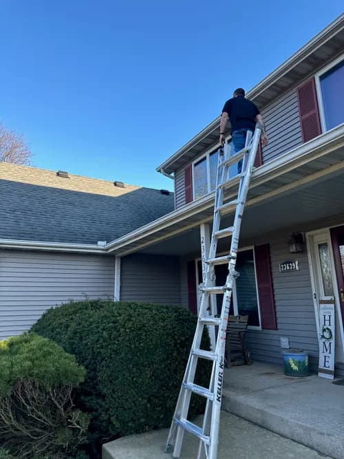 Rise Above The Storm - Photo 3