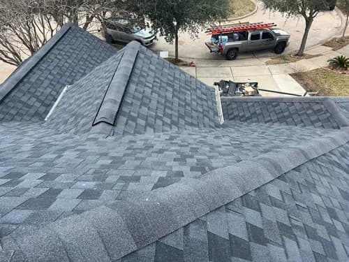 Robles Roofing & More LLC - Photo 2
