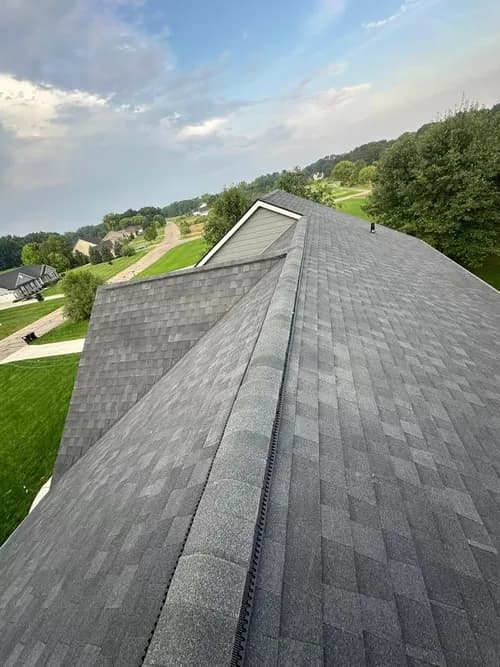 ROOF Management - Photo 3