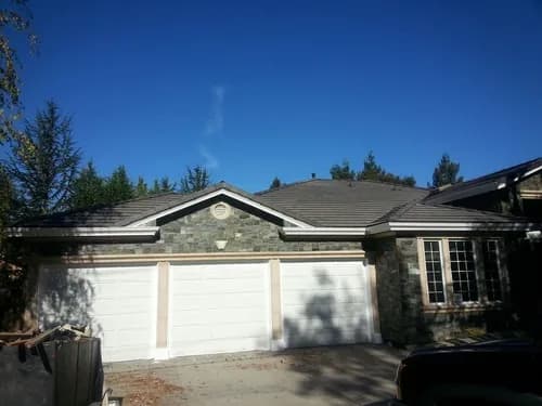 Roof Roofing - Photo 3