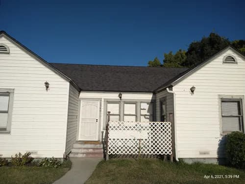 Sieger's Roofing - Photo 2