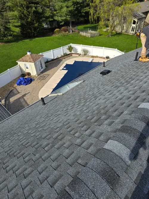 Splendor Roofing and Gutters - Photo 1