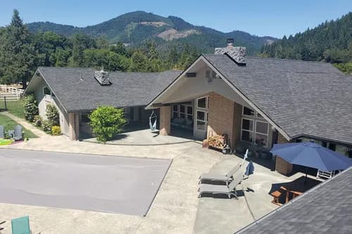 Swift Roofing LLC - Photo 3