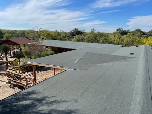 Vargas & Sons - Photo 2