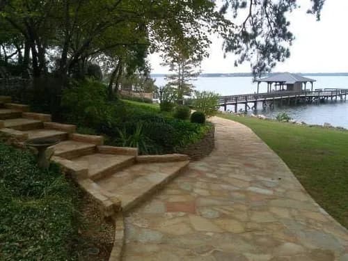 Bear's Contracting and Roofing - Photo 2