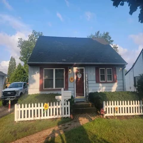 Clutch Roofing - Photo 2