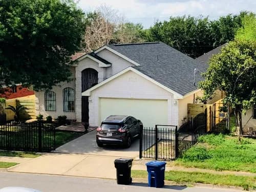 CRV Construction - Roofing & Remodeling Experts - Photo 1