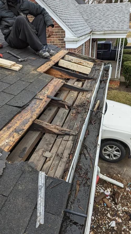 Detroit Roofers of Belleville - Photo 2