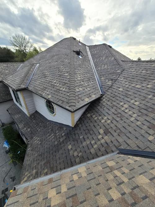 Evergreen construction and roofing - Photo 2