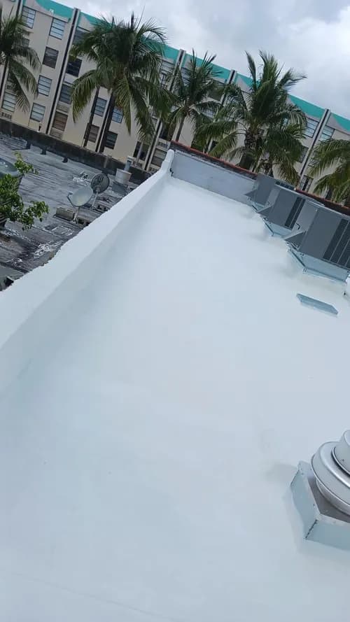 Four Seasons Roofing Contr. - Photo 3